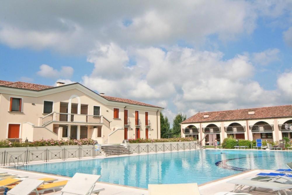 Villa Rachele Lignano Sabbiadoro Bagian luar foto